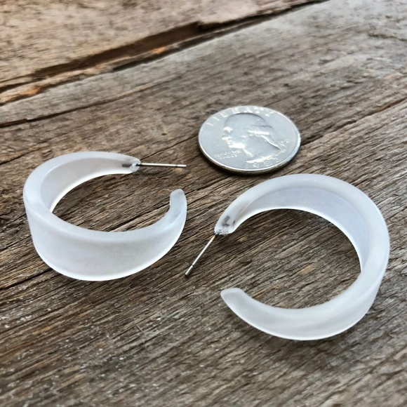 Tapered Vintage Frosted Lucite Hoop Earrings - Picture 5 of 8